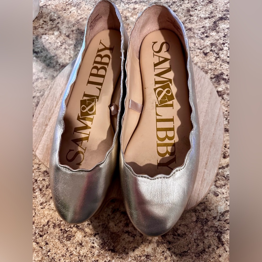***SOLD***Sam & Libby Sz 7 Gold Ballet Flats Cinderella Girlhoodcore Metalli - Picture 7 of 10